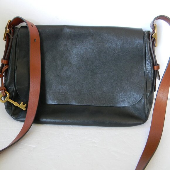 FOSSIL BLACK LEATHER MEDIUM FLAP MESSENGER CROSSBODY BAG BROWN STRAP - Picture 1 of 11